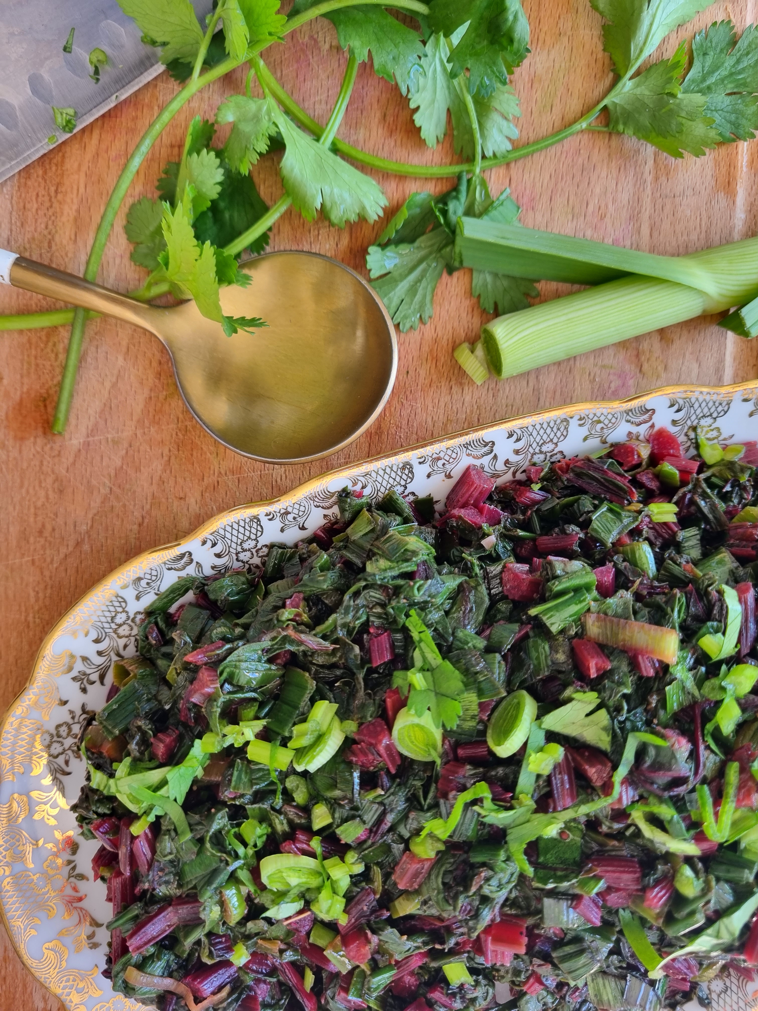 Recette Anti-Gaspillage : poélée de Feuilles-Fânes de Betteraves 