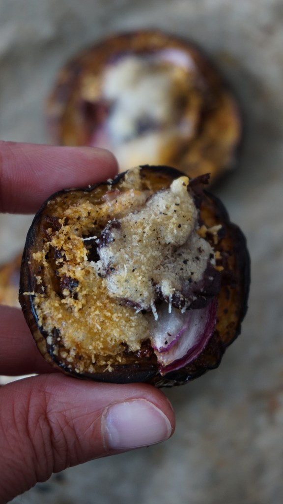 Recette de toasts d'aubergines gratinées apéro végétarien