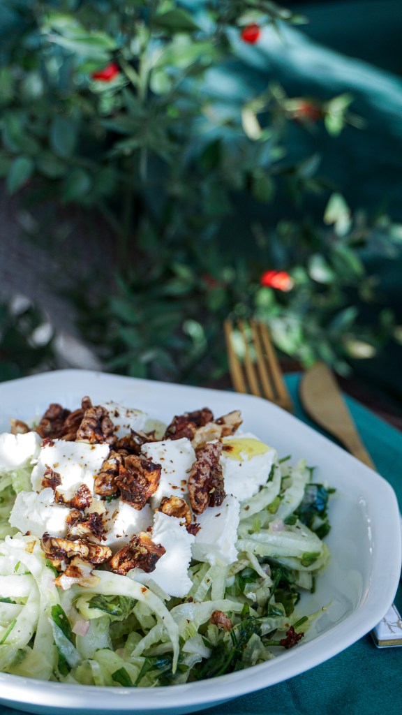 Recette de Salade Croquante aux Noix Caramélisées