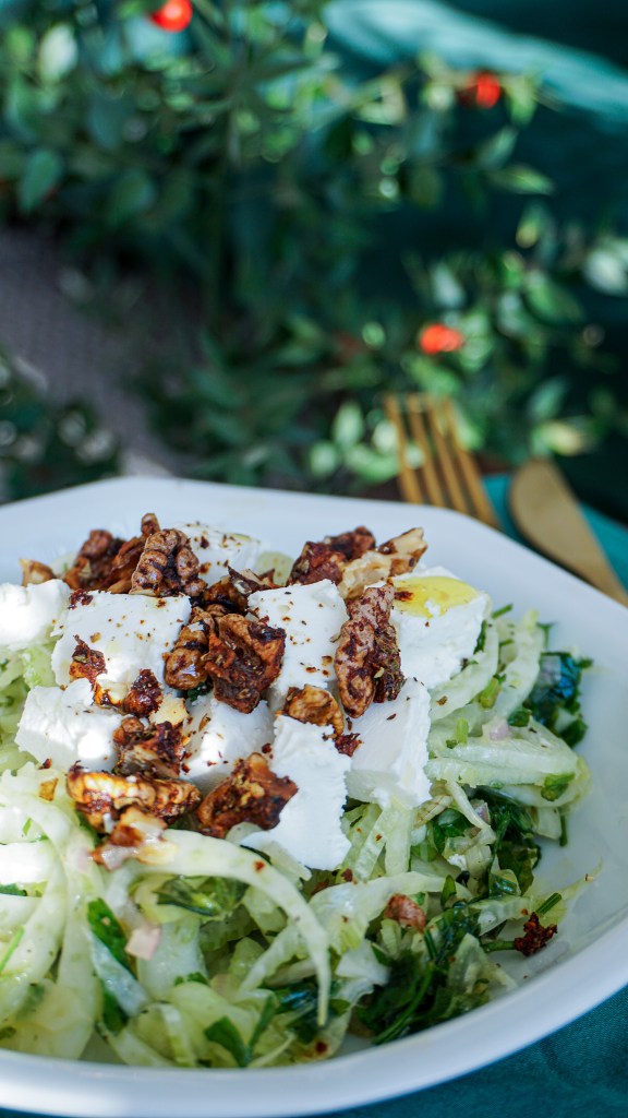 Recette de Salade Croquante aux Noix Caramélisées